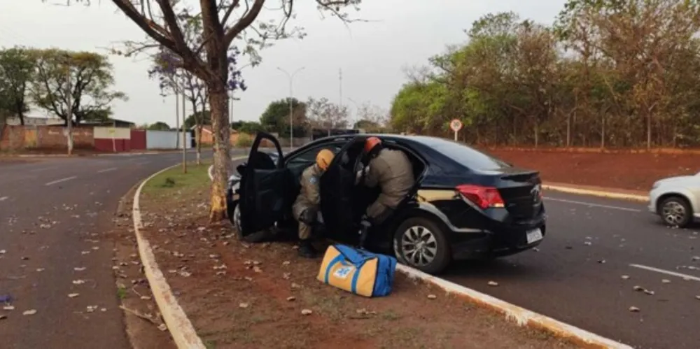 Mulher sofreu ferimentos leves e foi socorrida pelo Corpo de Bombeiros à Santa Casa