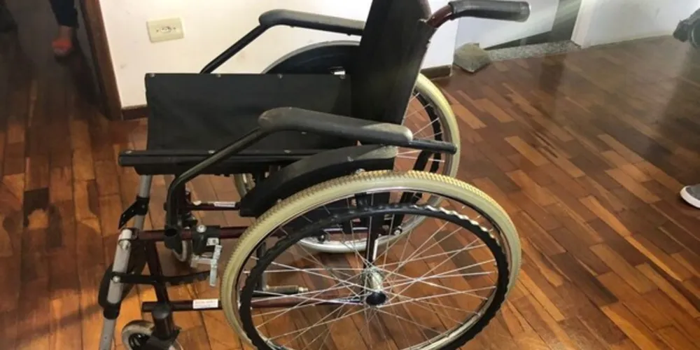 Pela manhã desta quinta-feira (10), a unidade ficou sem o item para mobilidade dos pacientes.