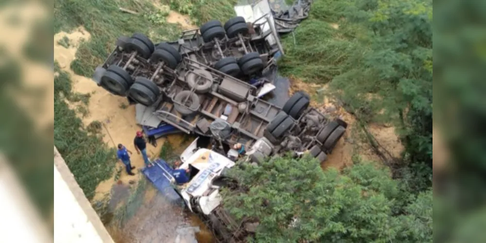 Acidente aconteceu nessa manhã em Sengés, nos Campos Gerais