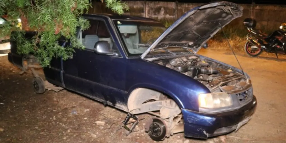 Foram levadas as rodas, bateria, uma caixa de ferramentas, um cobertor e alguns objetos.