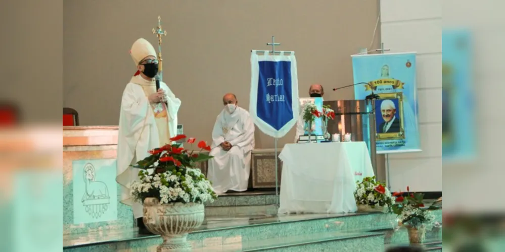 Na missa do centenário, ano passado, Dom Sergio lembrava os legionários falecidos: “não estão mais aqui, mas estão intercedendo na eternidade”.