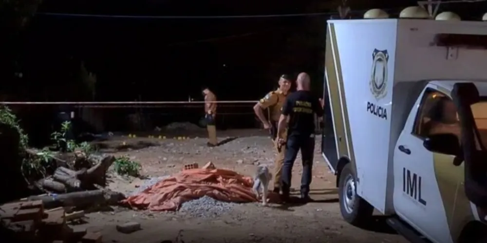 Quatro pessoas morreram e uma ficou ferida em uma chacina no bairro Tatuquara, em Curitiba, na noite deste domingo (6).