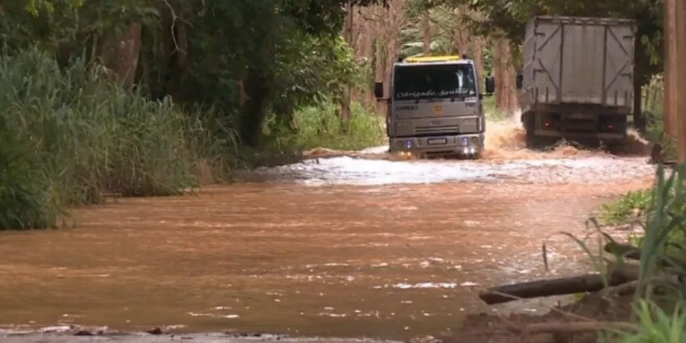 Oito cidades têm alertas de deslizamento