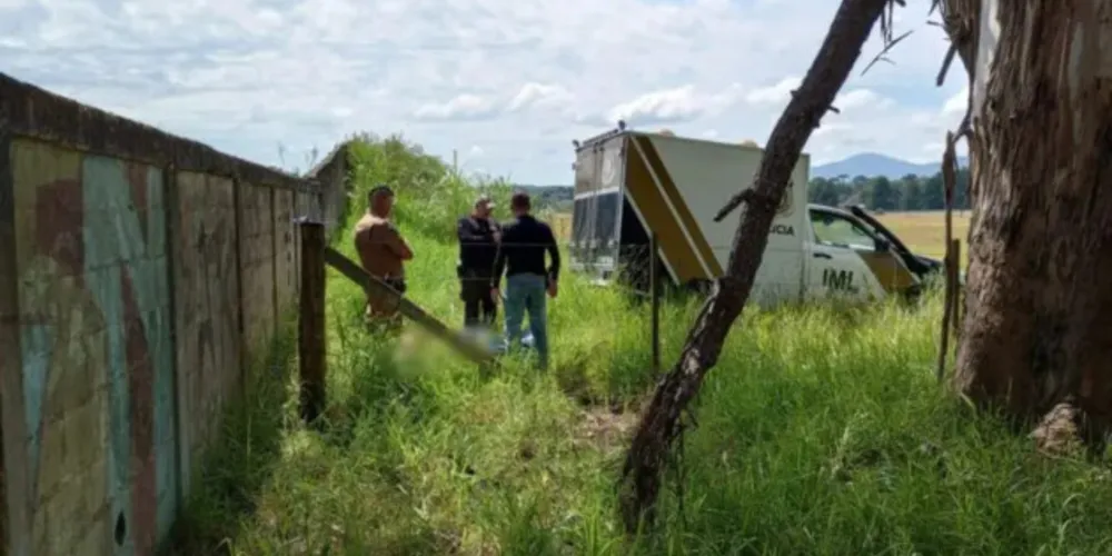 Vítima apresentava sinais de sangue no rosto, segundo a Polícia Militar