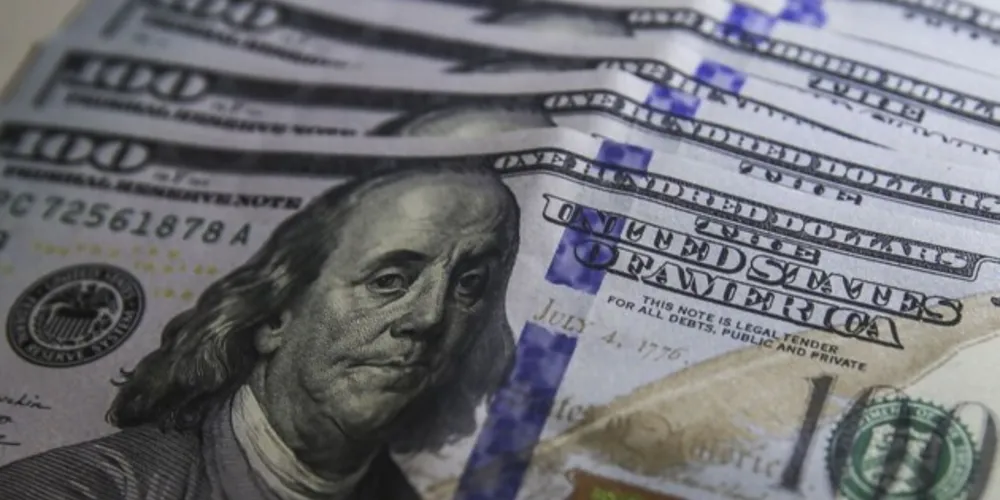 A divisa acumula queda de 4,66% em março e de 11,85% em 2022