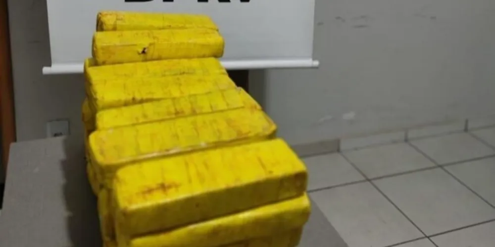 Polícia Rodoviária apreende 37 quilos de maconha ao abordar ônibus de viagem em Sertanópolis