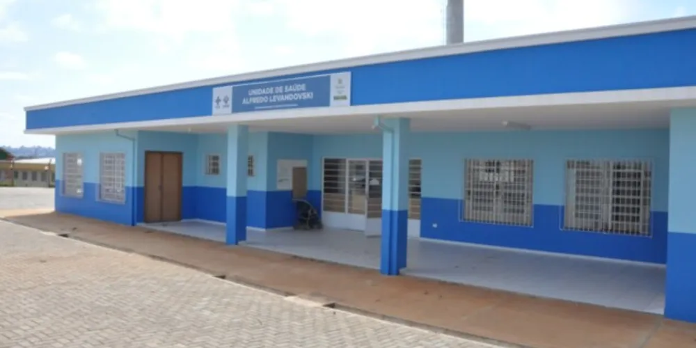 Equipes da Polícia Militar (PM) e da Guarda Municipal (GM) estão no local atendendo a ocorrência