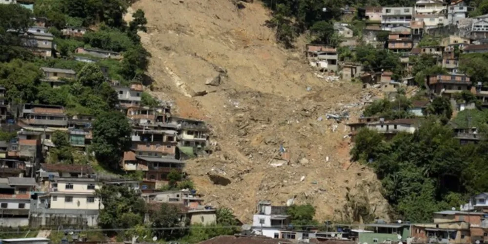 Petrópolis registrou 250 deslizamentos em 24 horas por causa da chuva