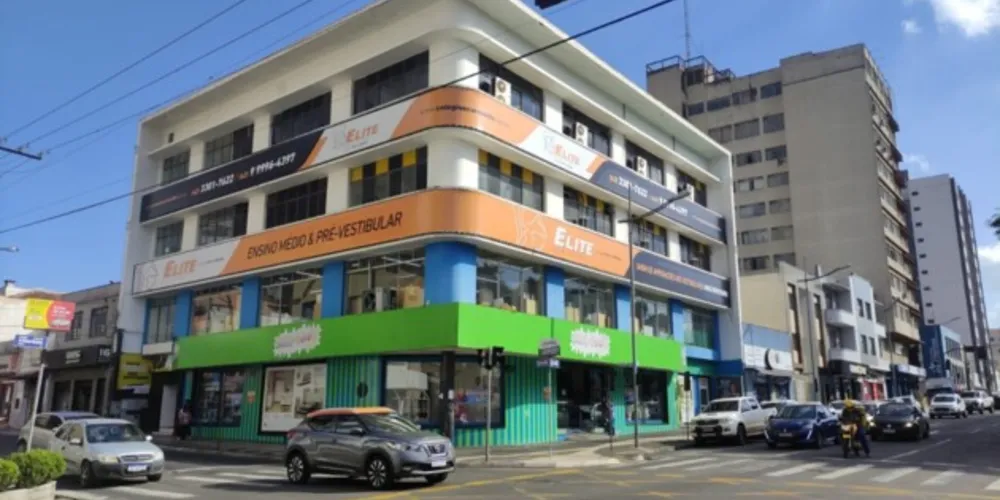 O Semiextensivo Elite está localizado na Praça Barão de Guaraúna, 29