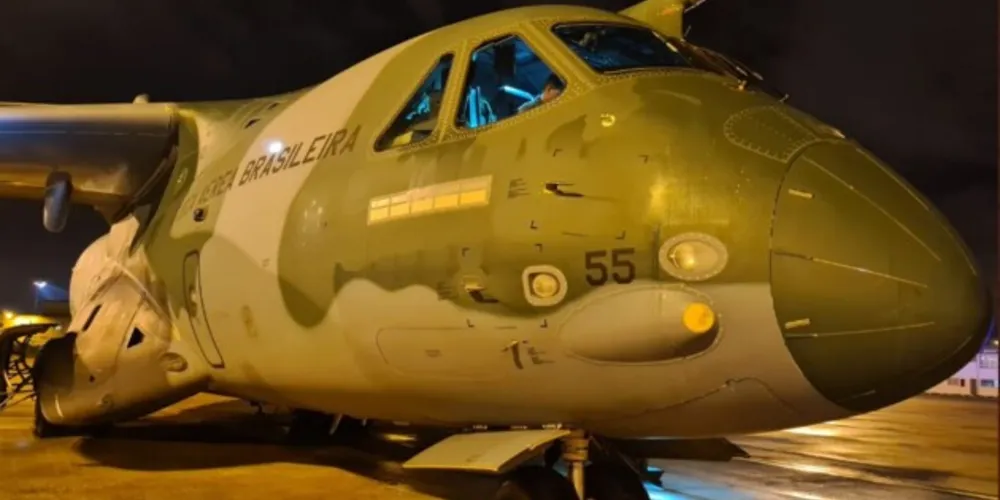Brasileiros foram resgatados da guerra na Ucrânia e serão recebidos com cerimônia ainda hoje (10).
