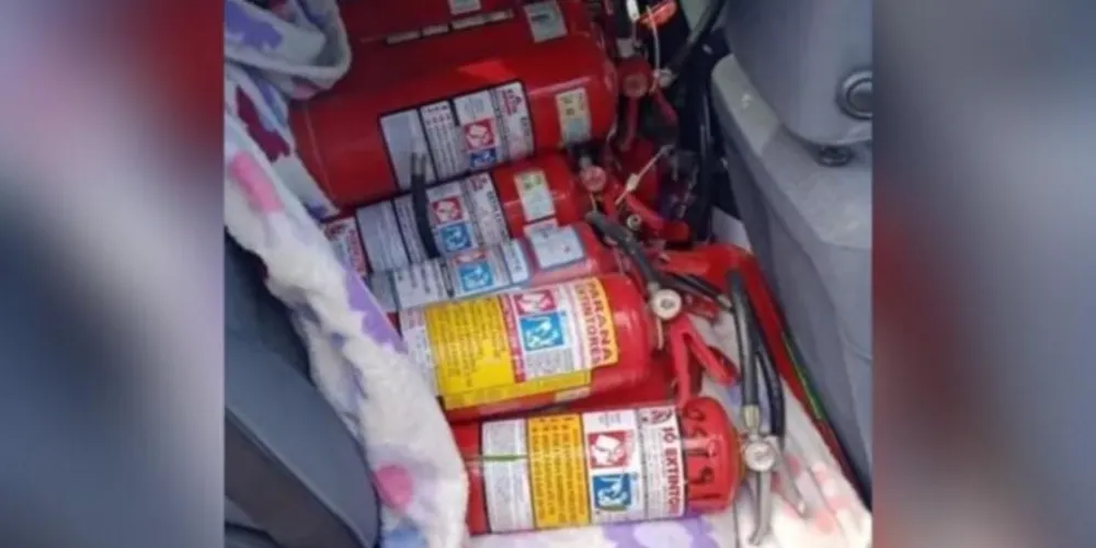 Um homem foi preso após fingir ser bombeiro para furtar extintores de incêndio de um hospital e de um posto de saúde em Inajá