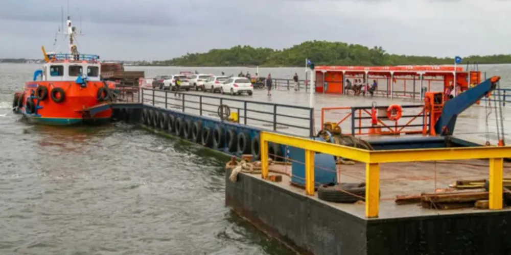 A determinação ocorre horas após duas balsas baterem durante travessia, no domingo (27).