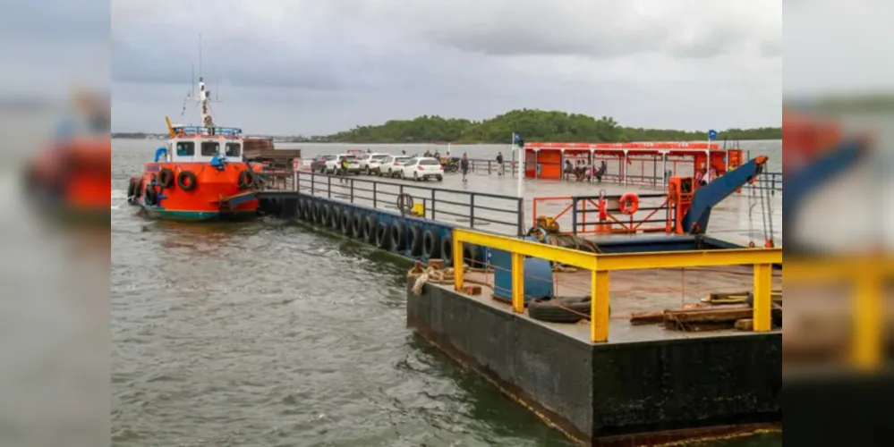 A determinação ocorre horas após duas balsas baterem durante travessia, no domingo (27).