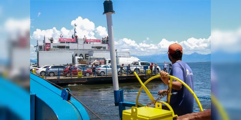 Uma nova empresa será responsável pela operação do ferry boat de Guaratuba, no Litoral, a partir das 00h01 desta quinta-feira (10).