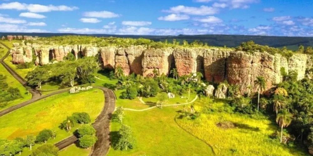 Parque conta com o arvorismo, balão estacionário, tirolesa, caminhada noturna e cicloturismo como atrativos