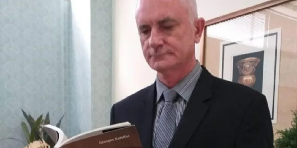 O médico nutrólogo Georges Kotsifas, irmão do prefeito de Maringá, Ulisses Maia, é suspeito de atropelar dois ciclistas na cidade.