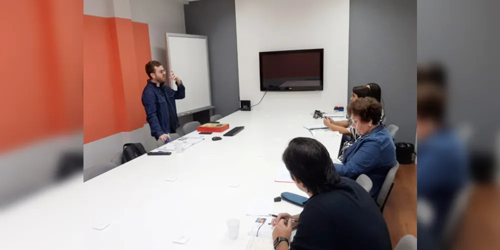 Centro Europeu de Ponta Grossa possui um método exclusivo com aulas em grupo, aulas vip e encontros para atividades guiadas pelos professores