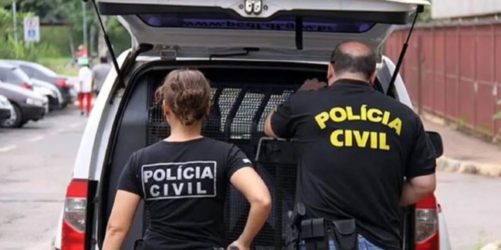 As autoridades deram voz de prisão e o encaminharam até a Cadeia Pública de Castro.