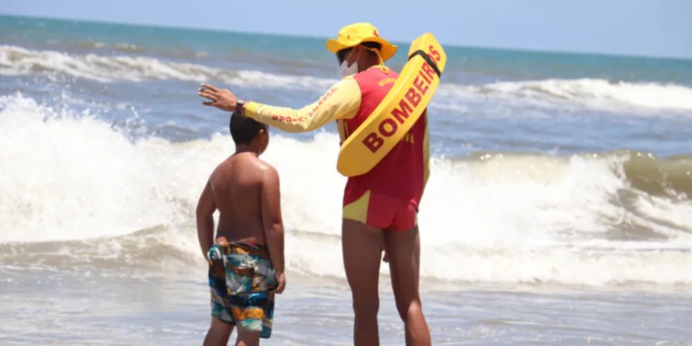 Prevenção a afogamentos e salvamentos do Corpo de Bombeiros no Litoral marcam Verão Paraná 2021/2022.