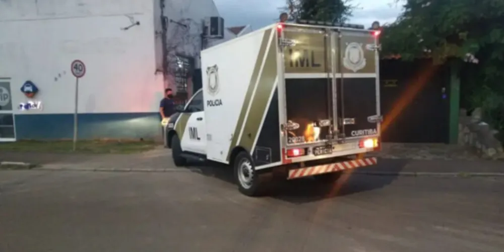 Corpo ficou três dias dentro do porta-malas, e foi encontrado após ser guinchado em Curitiba