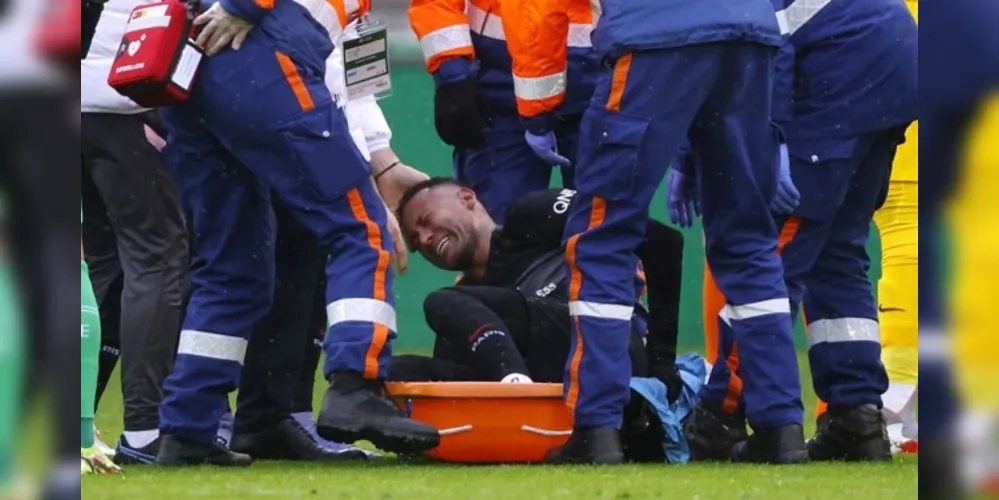 A lesão mais grave normalmente verificada no futebol é no joelho, mais precisamente no ligamento cruzado