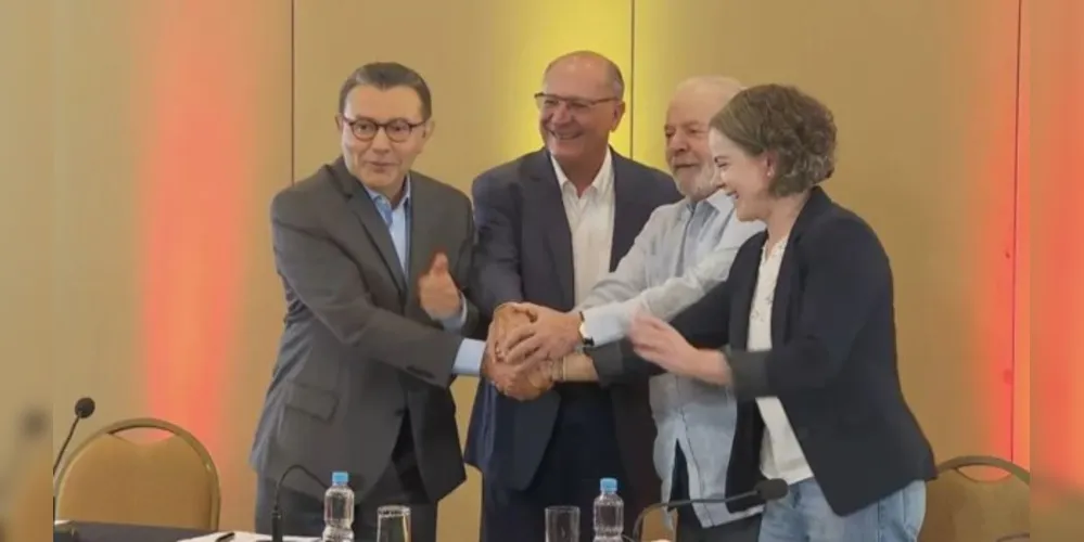 O partido está reunido em um evento para consolidar a aliança.