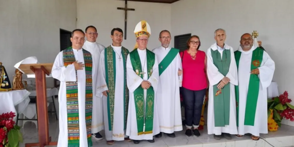 Padres Nilson e Éder e o seminarista Thiago também participaram da celebração.