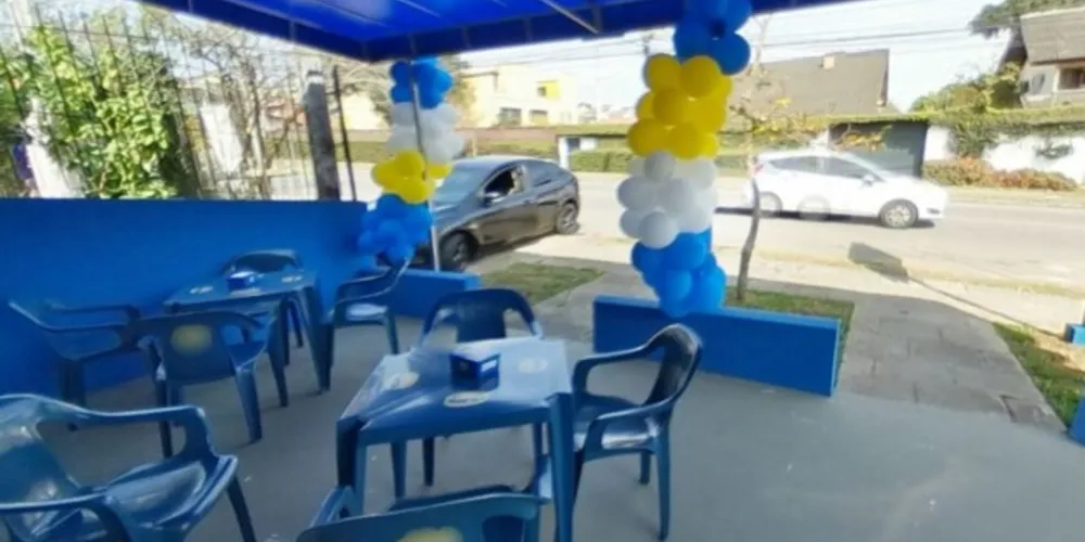 O jovem, de 19 anos, foi morto a tiros em uma sorveteira na tarde deste domingo (6).