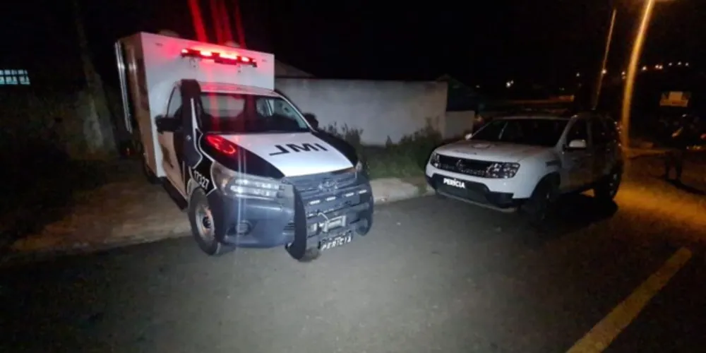 Uma mulher, de 23 anos, foi morta a tiros na noite desta segunda-feira (7) na rua João Doszanet, no Jardim Itapoá, na região do bairro Contorno.