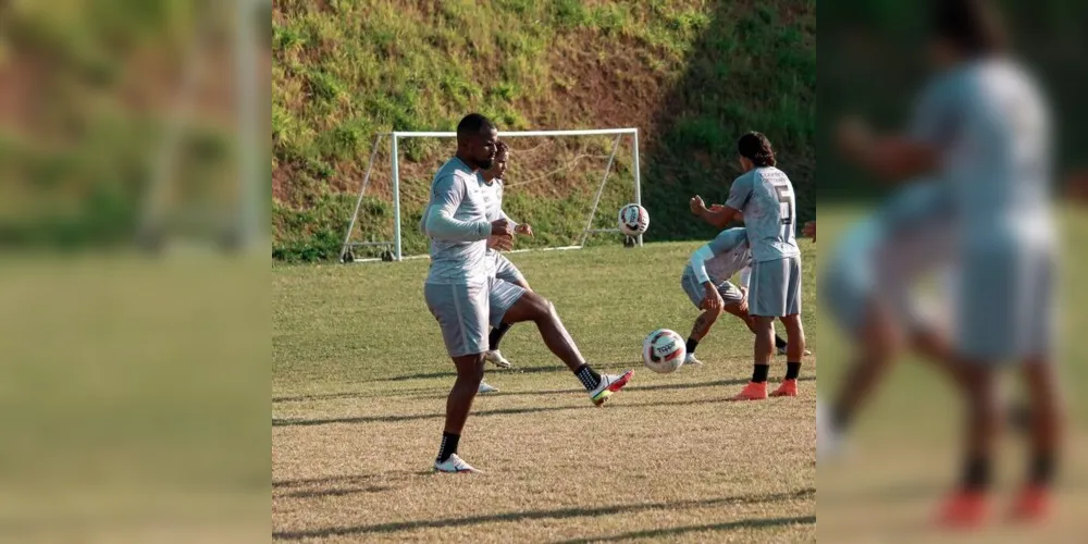 Fantasma que levou 22 jogadores para Muriaé (MG)