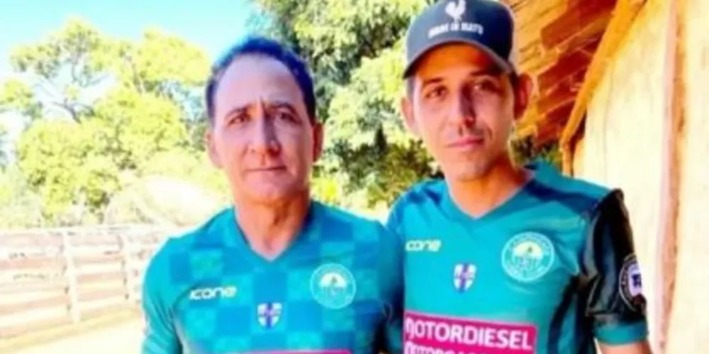 O filho morreu na hora. O pai chegou a ser socorrido, mas também não resistiu.