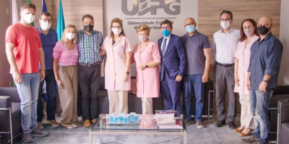 UEPG firma convênio para colaboração com Rede Feminina de Combate ao Câncer.
