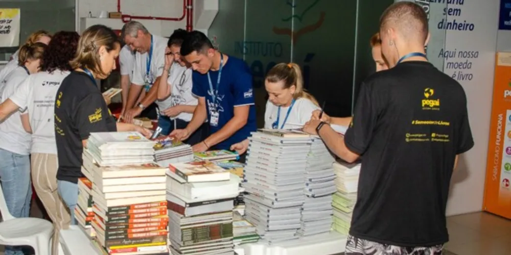 Acervo do Pegaí já ultrapassa marca dos 400 mil livros.