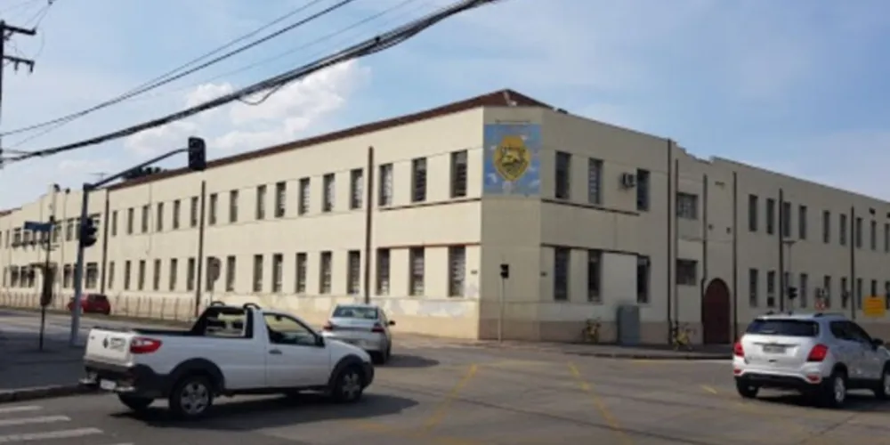 Confusão começou na frente do quartel do Comando_Geral, em Curitiba