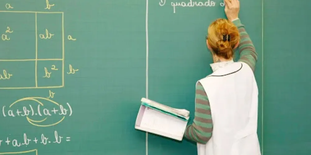 Medida do Governo Federal prevê um reajuste de 33,23% para os profissionais que atuam na rede pública de ensino