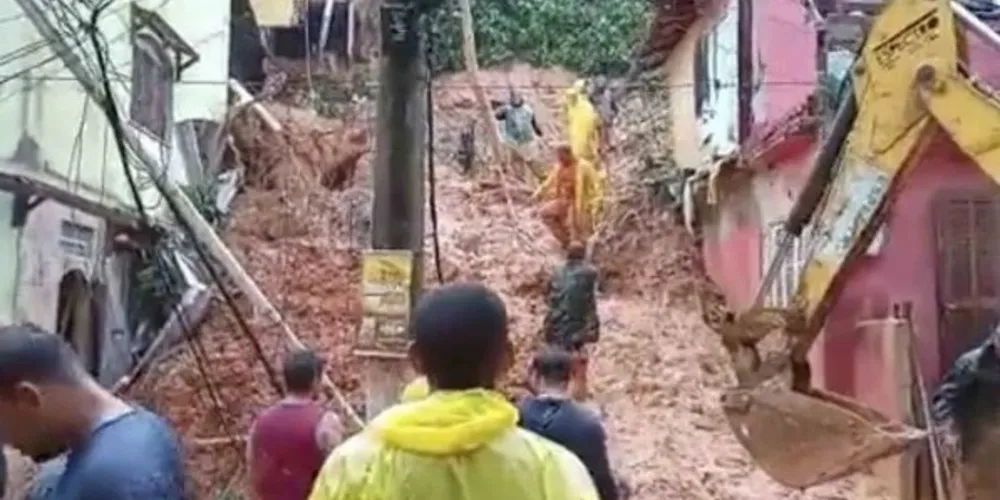 Excesso de chuva causou desmoronamentos