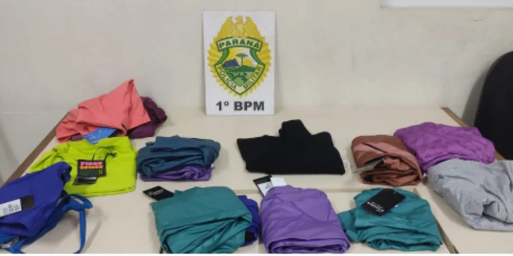 O suspeito entrou na loja pelo teto para furtar as peças.