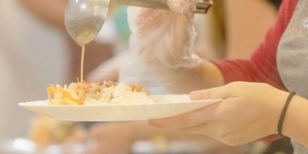 Acadêmicos dos cursos de graduação e pós-graduação podem solicitar isenção ou desconto para utilizar o Restaurante Universitário