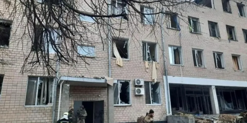 Prédio destruído devido aos ataques russos.