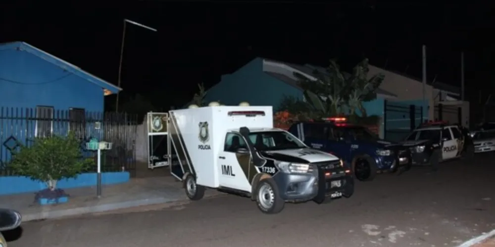 A suspeita do crime fugiu e ainda não foi localizada.