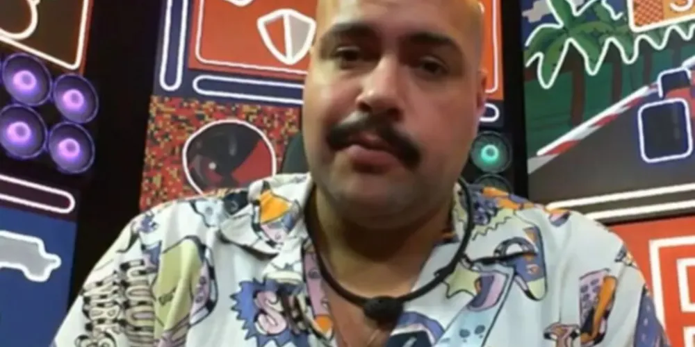 Tiago Abravanel aperta botão e desiste de 'BBB 22'