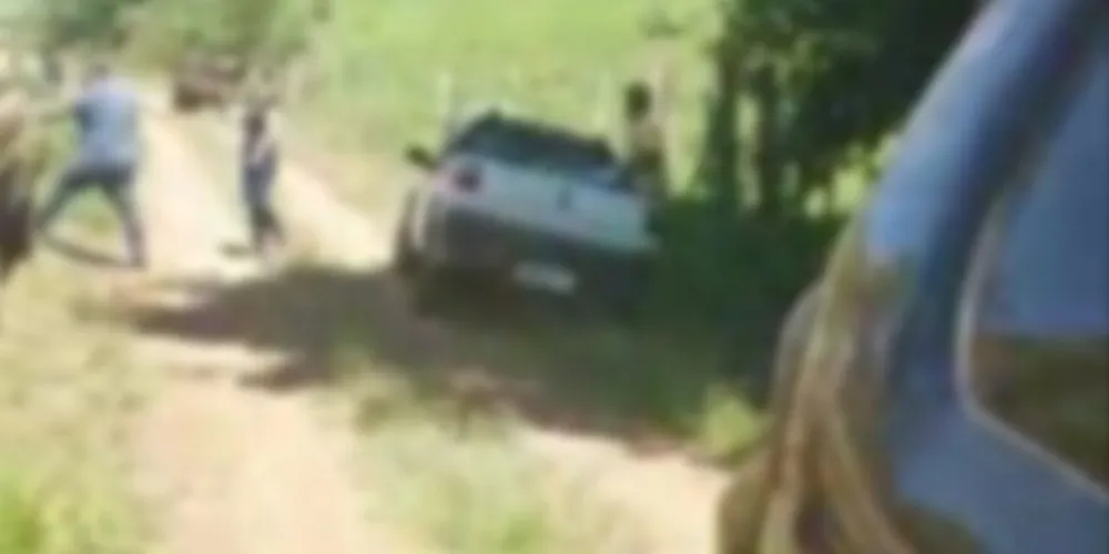 Duas famílias começaram um tiroteio devido a uma disputa de terras em Bom Jesus do Sul, no sudoeste do Paraná.