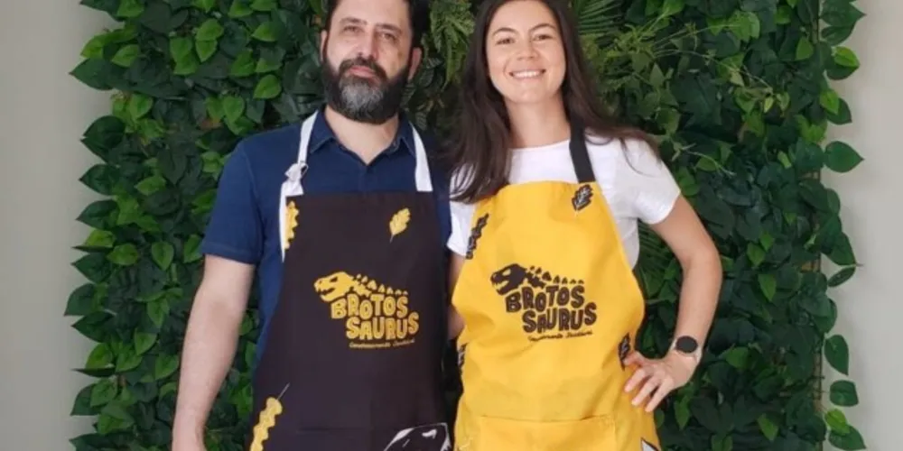 Os sócios da Brotossaurus, Ubiraci Pereira Messias Junior e Fernanda Poruchenski apostam
na venda por delivery para manter o negócio