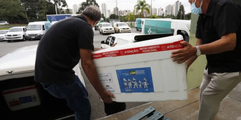 Vacinas contra a Covid 19 serão entregues para as 22 regionais de saúde do Paraná