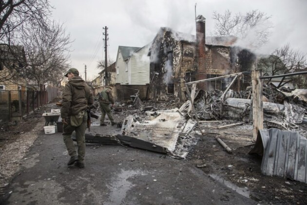 Ucrânia diz que encontrou 410 corpos perto de Kiev