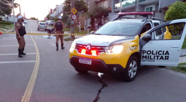 O acidente aconteceu na tarde desta quinta-feira (10), no bairro Xaxim, em Curitiba.