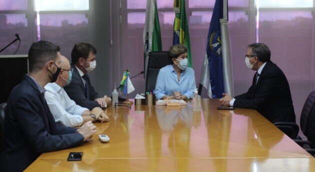 Lideranças da OAB e da Prefeitura de Ponta Grossa.