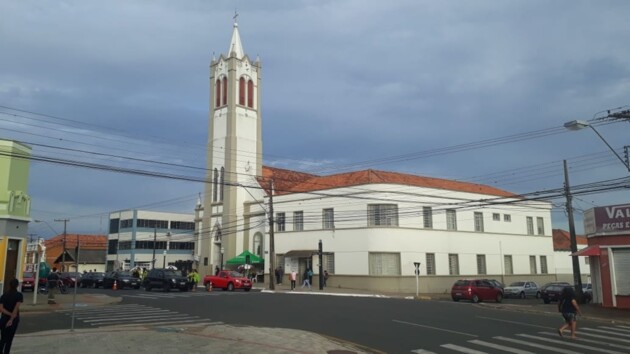 A Paróquia Imaculada Conceição está localizada na avenida General Carlos Cavalcanti, 362, em Uvaranas