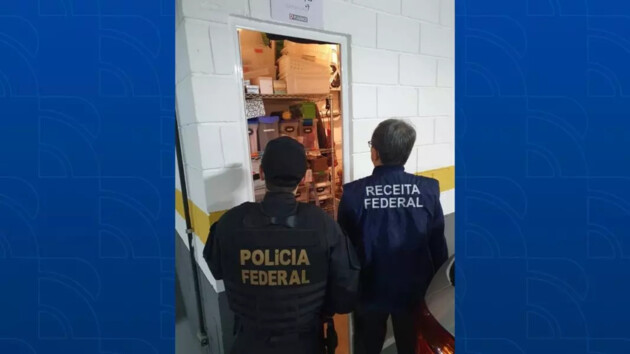 Uma ação conjunta entre a Receita Federal e a Polícia Federal foi desenvolvida na manhã desta terça-feira, em Foz do Iguaçu e Curitiba.