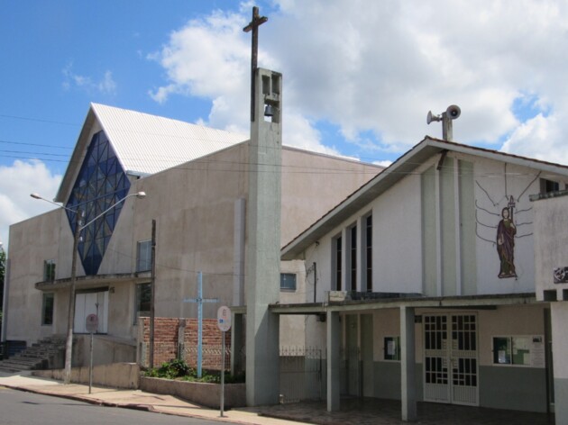 Criada em 11 de fevereiro de 1972, a paróquia de São Judas Tadeu, em Castro, celebra neste sábado (12), o seu cinquentenário.